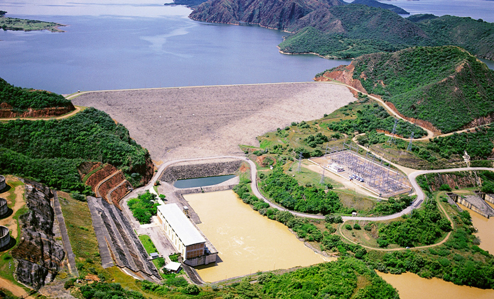 Central hidroeléctrica de Betania en Colombia