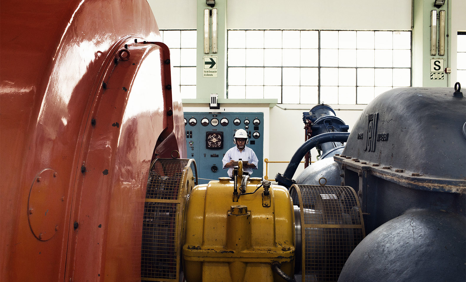 Tecnico della centrale di Moyopampa - Enel.com