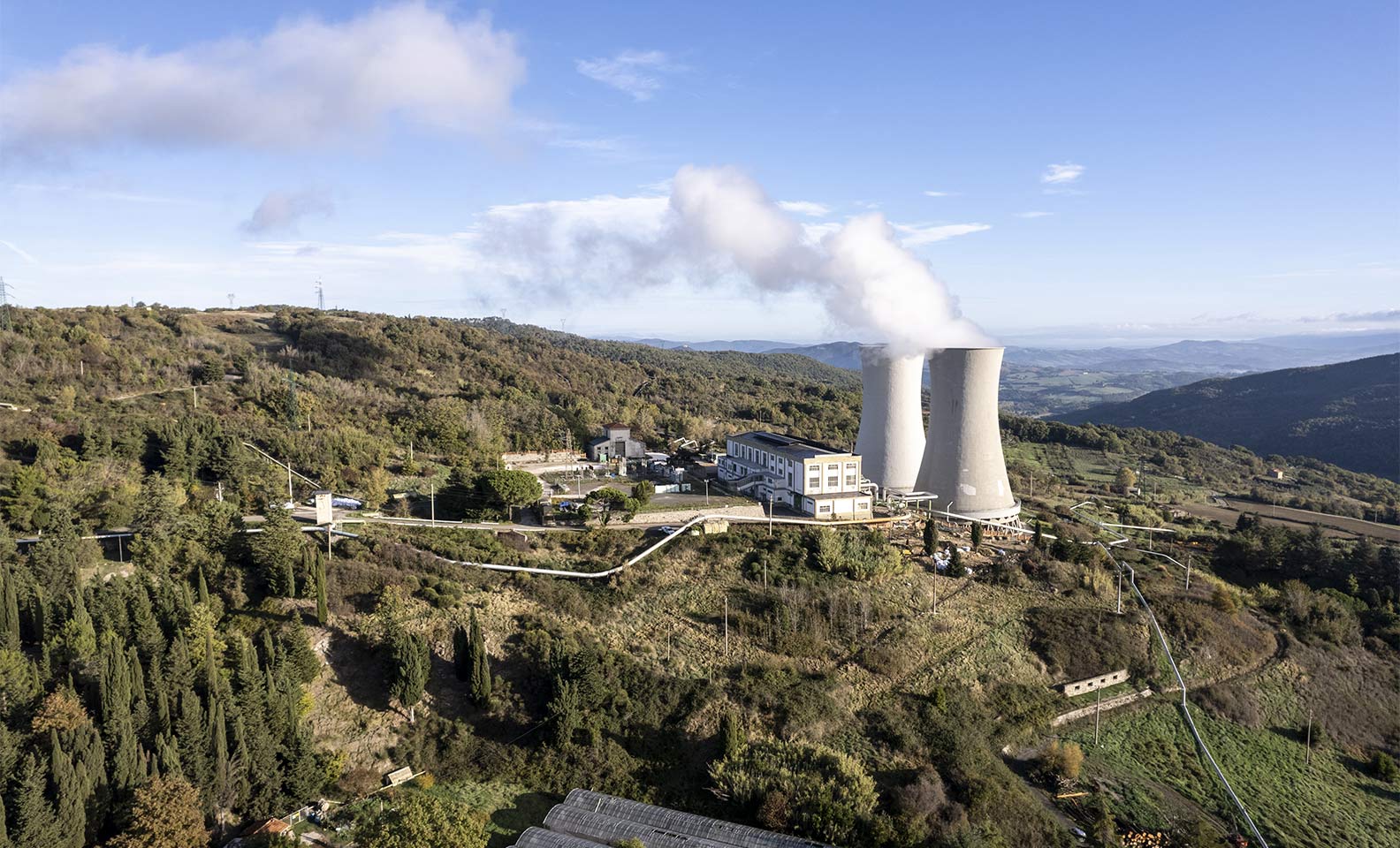centrale-geotermica-nuova-larderello_1584x960