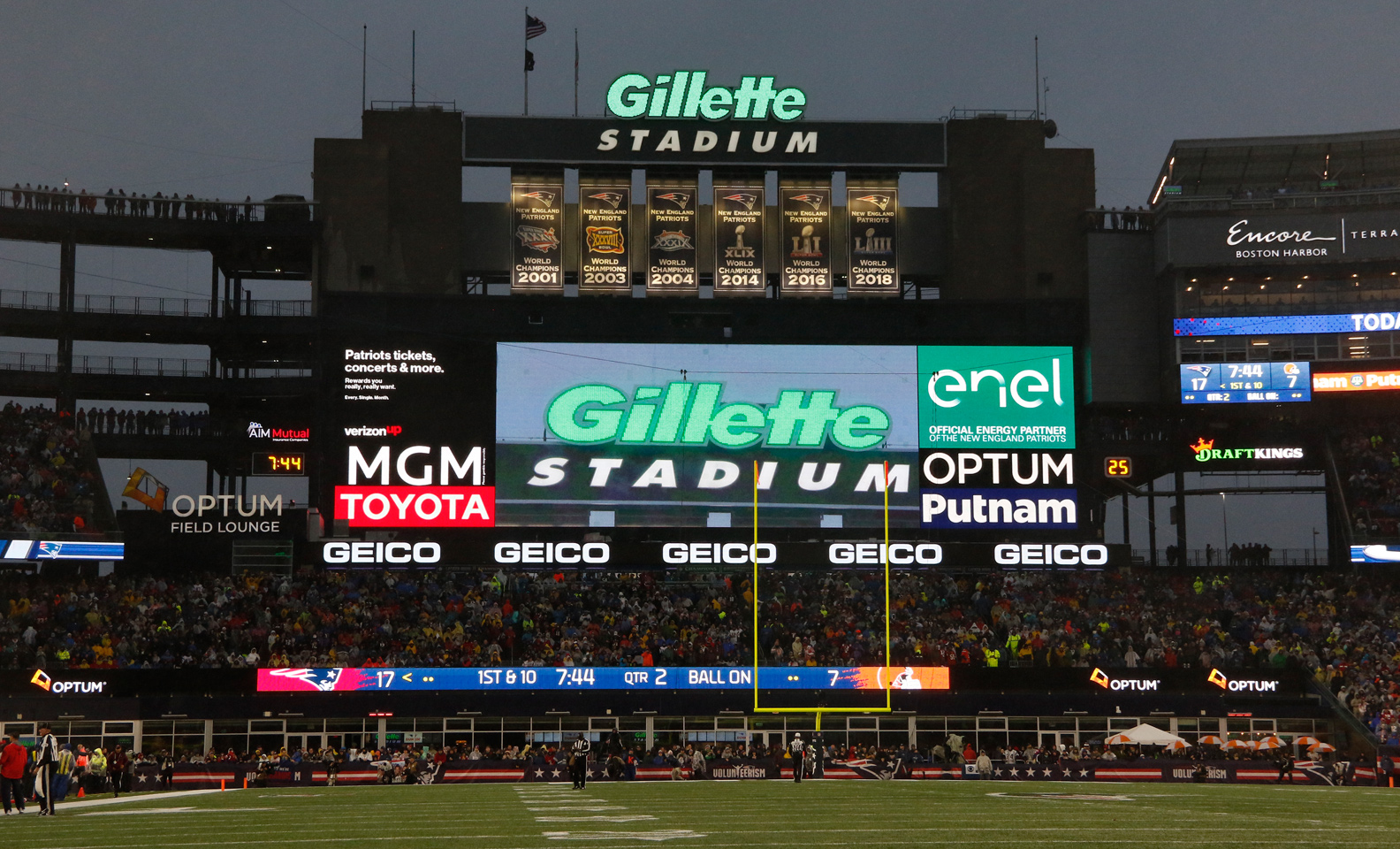 nord-america-gillette-stadium_1584x960